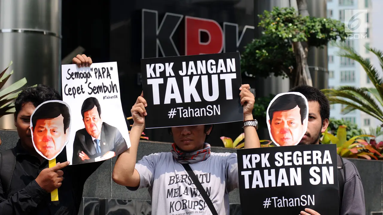 Tuntut Penahanan Setya Novanto, Aktivis Anti Korupsi Lakukan Aksi Teatrikal