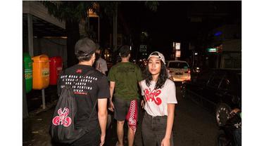 Berusia 18 tahun, Mezzaluna memiliki penampilan yang fashionable dan swag abis.
