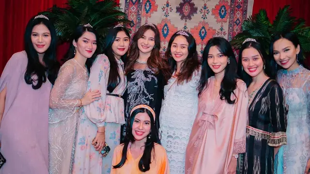 6 Potret Finalis Puteri Indonesia 2022 saat Bukber, Erina Gudono-Cindy May McGuire Kompak Kenakan Busana Muslim dan Mahkota