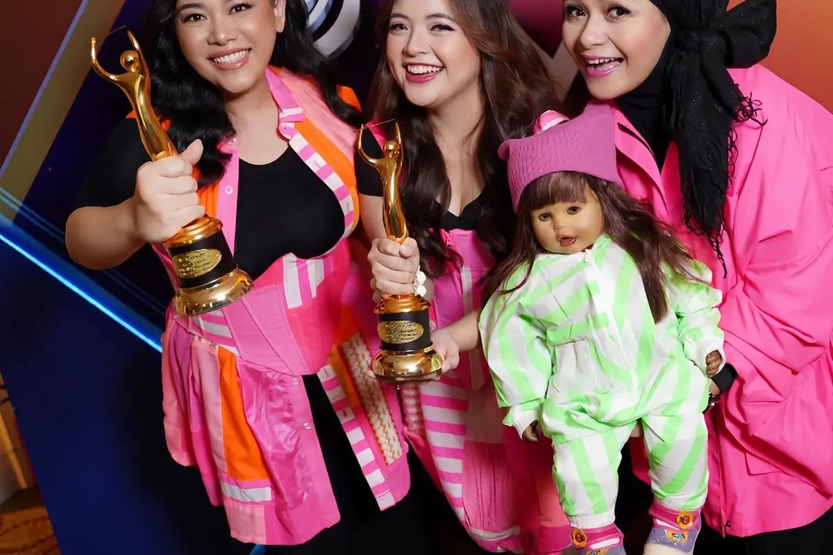 Konsisten dengan Lagu Anak, Tasya Kamila Tampil Playful dan Awet Muda Saat Raih Penghargaan AMI 2024