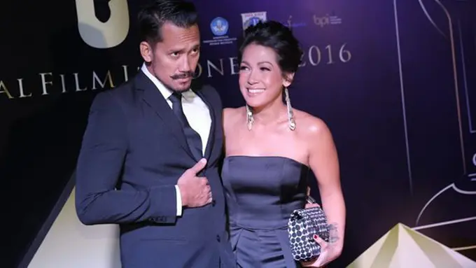 Pasangan Tora-Mieke tertangkap karena pakai obat penenang/copyright: KapanLagi.com