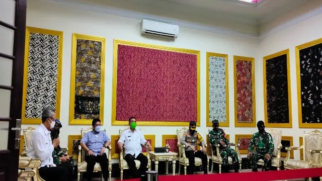 PSBB Proporsional, Wali Kota Cirebon Minta Camat Siapkan Tempat Isolasi Covid-19