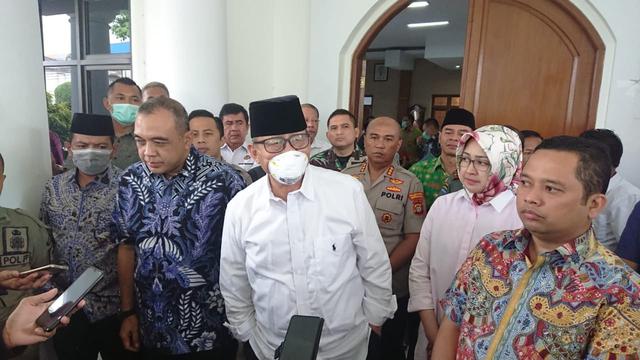 Gubernur Banten Wahidin Halim melarang ASN ke luar kota karena corona