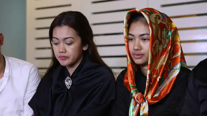 [Bintang] Della dan Nia Anggia