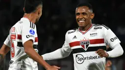 Pada musim panas 2022 ini, Arsenal telah terlebih dahulu mendatangkan wonderkid asal Brasil, Marquinhos. Ia digaet oleh The Gunners dengan harga 3,5 juta euro dari Sao Paulo. Sang pemain kabarnya diplot sebagai bagian dari proyek jangka panjang bersama deretan pemain muda lain, seperti Bukayo Saka, Gabriel Martinelli, dan Emile-Smith Rowe. (AFP/Fernando Cartagena)