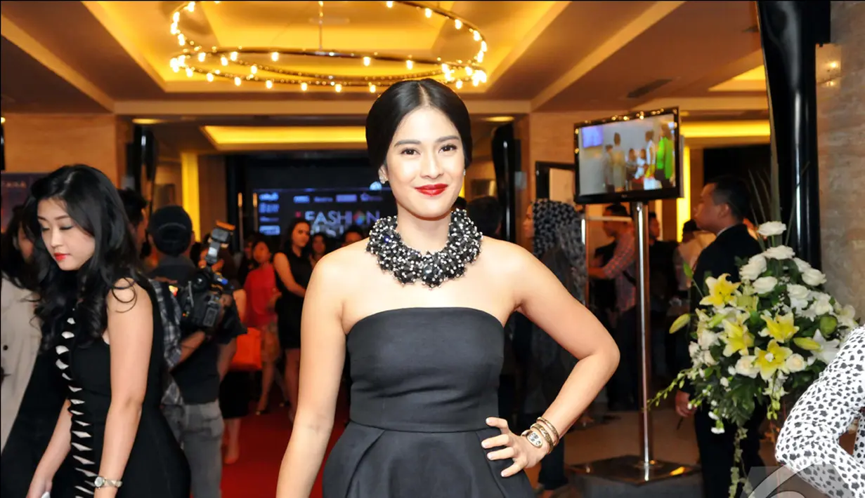 Dian Sastro saat menghadiri I  Fashion Festival 2014 , Jakarta. Foto diambil pada Kamis (18/12/2014). (Liputan6.com/Panji Diksana)