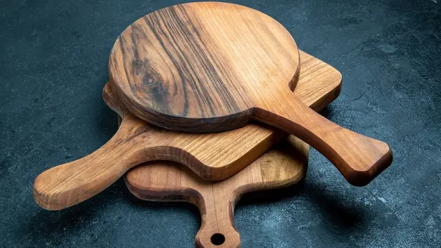 Sebaiknya gunakan talenan berbeda untuk daging dan sayuran