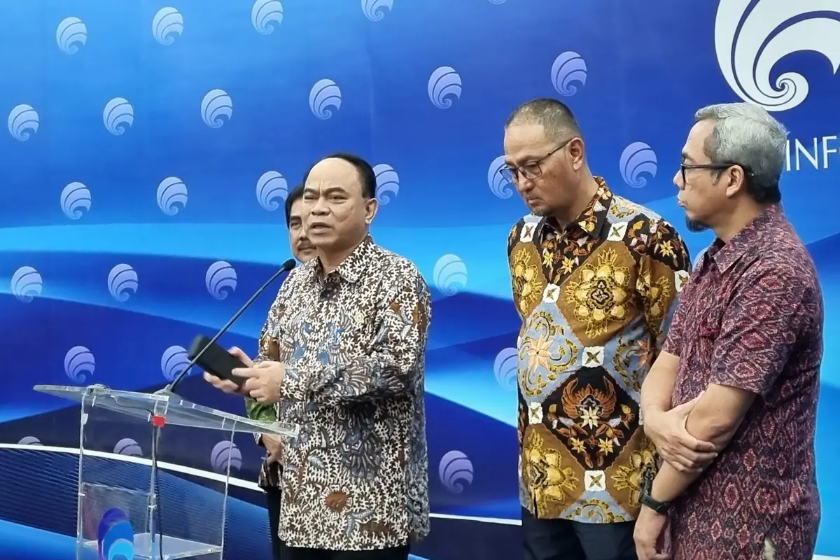 Menkominfo Budi Arie Setiadi saat melakukan konferensi pers mengenai pemberantasan judi online di Indonesia. (Liputan6.com/Agustinus M. Damar)