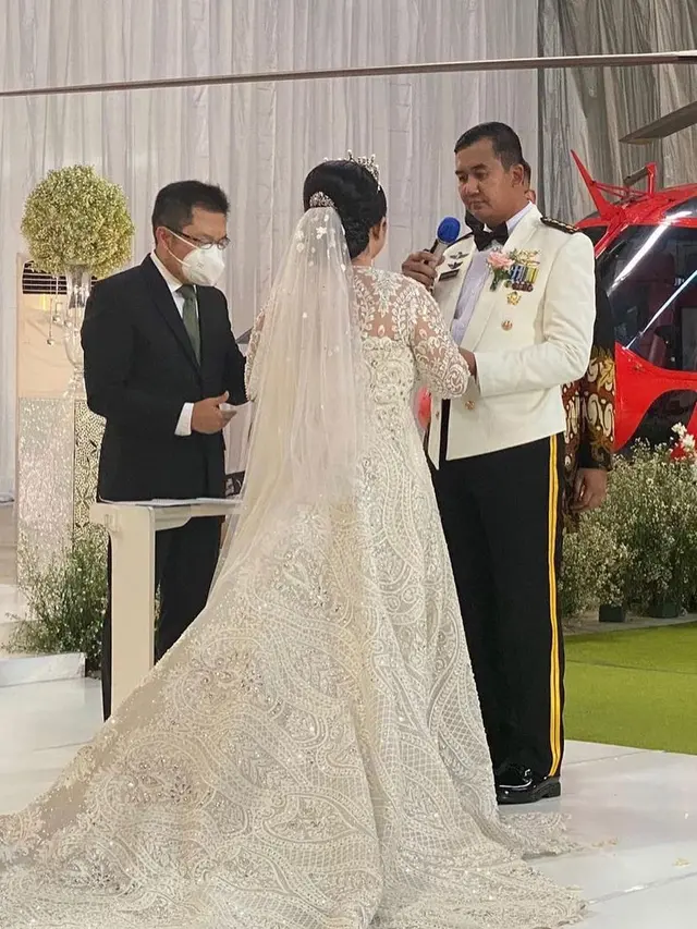 Dipersunting Perwira TNI Usai 8 Tahun Menjanda, Ini 6 Momen Pernikahan Joy Tobing