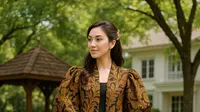7 Tunik Batik Lengan Balon Kerut untuk Tampil Chic di Berbagai Acara