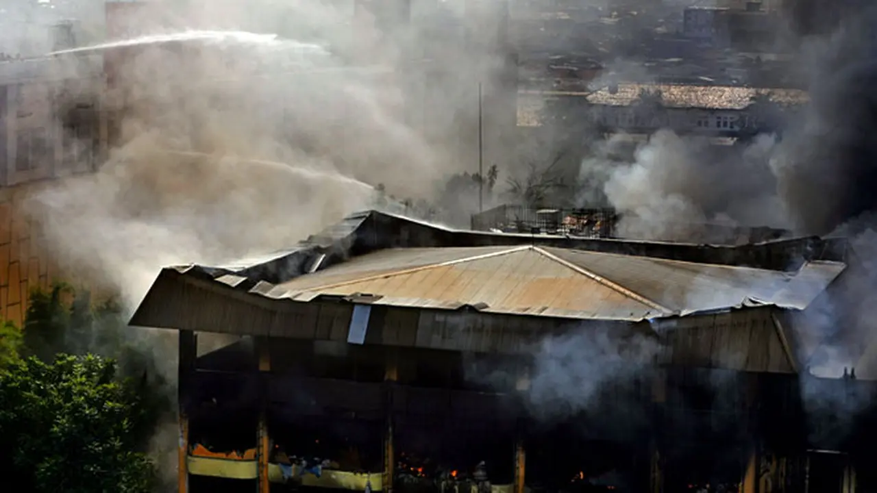 Pedagang Pasar Senen Histeris