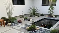 7 Inspirasi Taman Kering Kombinasi Kolam Ikan yang Mudah Dirawat untuk Hunian Modern