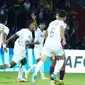 Pemain Persik merayakan gol Jeam Kelly Sroyer saat menyamakan skor imbang 1-1 melawan PSM. (Bola.com/Gatot Sumitro)