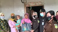 Nurasyifah balita 3 tahun di Bekasi yang mengidap tumor. (Liputan6.com/Bam Sinulingga)