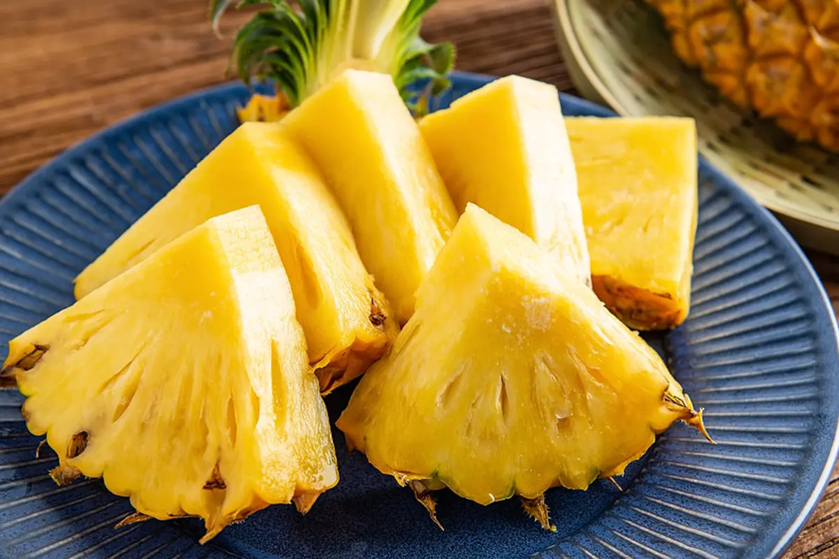 buah nanas kupas