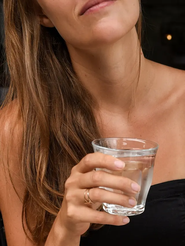 Face Mist dari Air Mineral, Memangnya Aman?