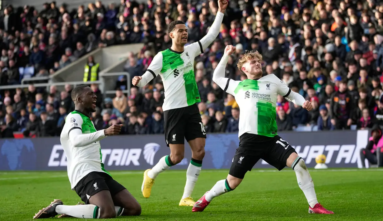Liverpool kemudian memastikan kemenangan melalui Harvey Elliott di menit ke-90+1. (AP Photo/Kin Cheung)