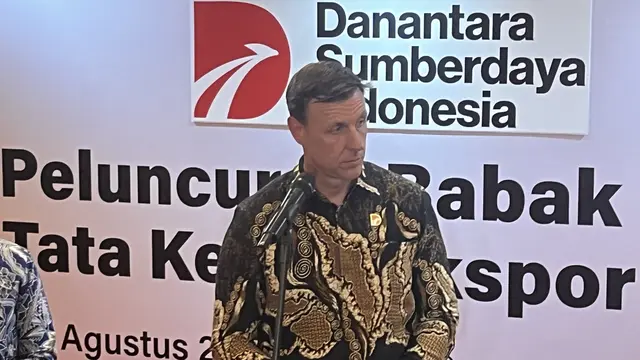 CEO Danantara Sumber Daya Indonesia (DSI) Luke Mahony dalam konferensi pers Peluncuran Babak Baru Tata Kelola Ekspor SDA di Wisma Danantara Indonesia, Senin (24/8/2026). (Liputan6.com/Christian)