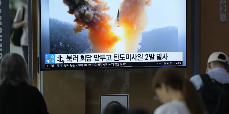 Korea Utara menembakkan dua rudal balistik