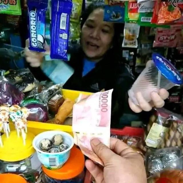 6 Meme Pembeli Belanja Pakai Uang Rp 100 Ribu tapi Beli Sedikit Ini Bikin Emosi