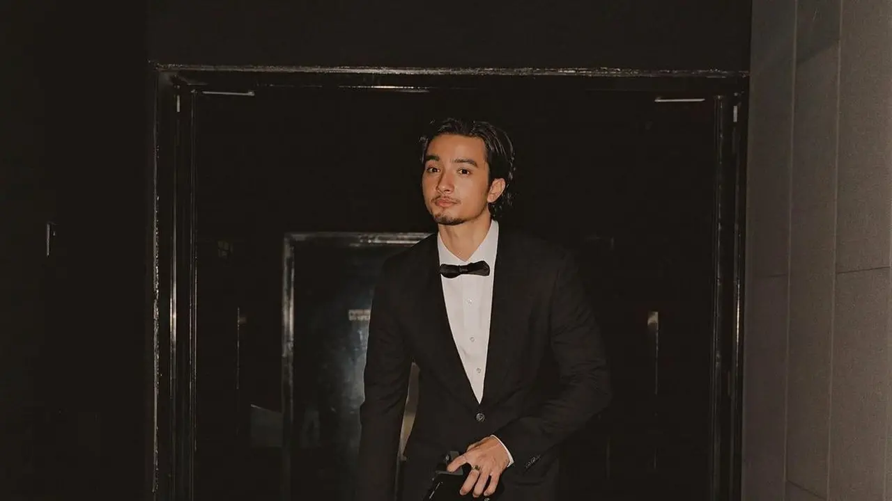 Bryan Domani tepat waktu untuk ibadah