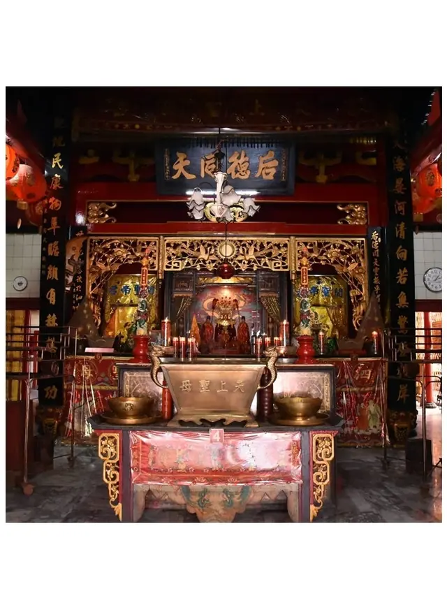 Keindahan Hok An Kiong (sumber: instagram/surabayasparkling)