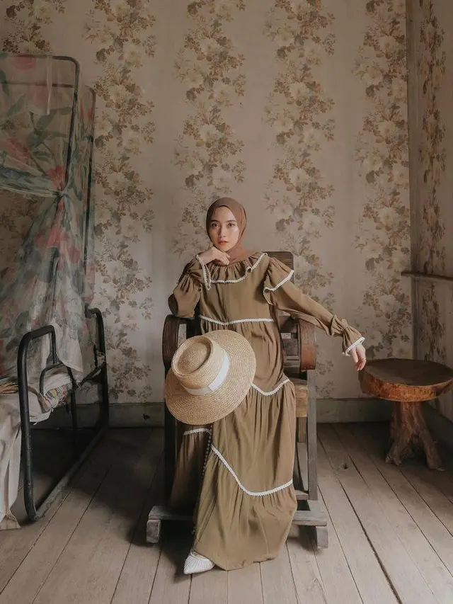 8 Potret OOTD Hijab Aesthetic ala Selebgram, Inspirasi Tampil Stylish dan Kekinian