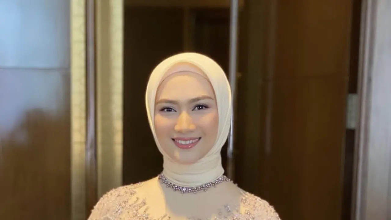 Kebaya Bridesmaids Lesti di Pernikahannya