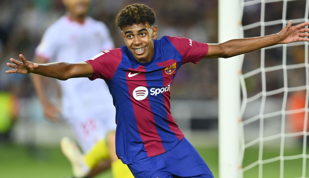 Bermain di Liga Champions tentu menjadi impian sekaligus kebanggaan bagi para pemain muda. Dalam sejarah Liga Champions sejak edisi pertama pada 1992/1993, lima pemain berikut masuk dalam daftar 5 besar pemain termuda yang melakukan debut di kasta tertinggi kompetisi antar-klub Eropa. Siapa saja mereka? Simak uraiannya berikut ini. (AFP/Pau Barrena)