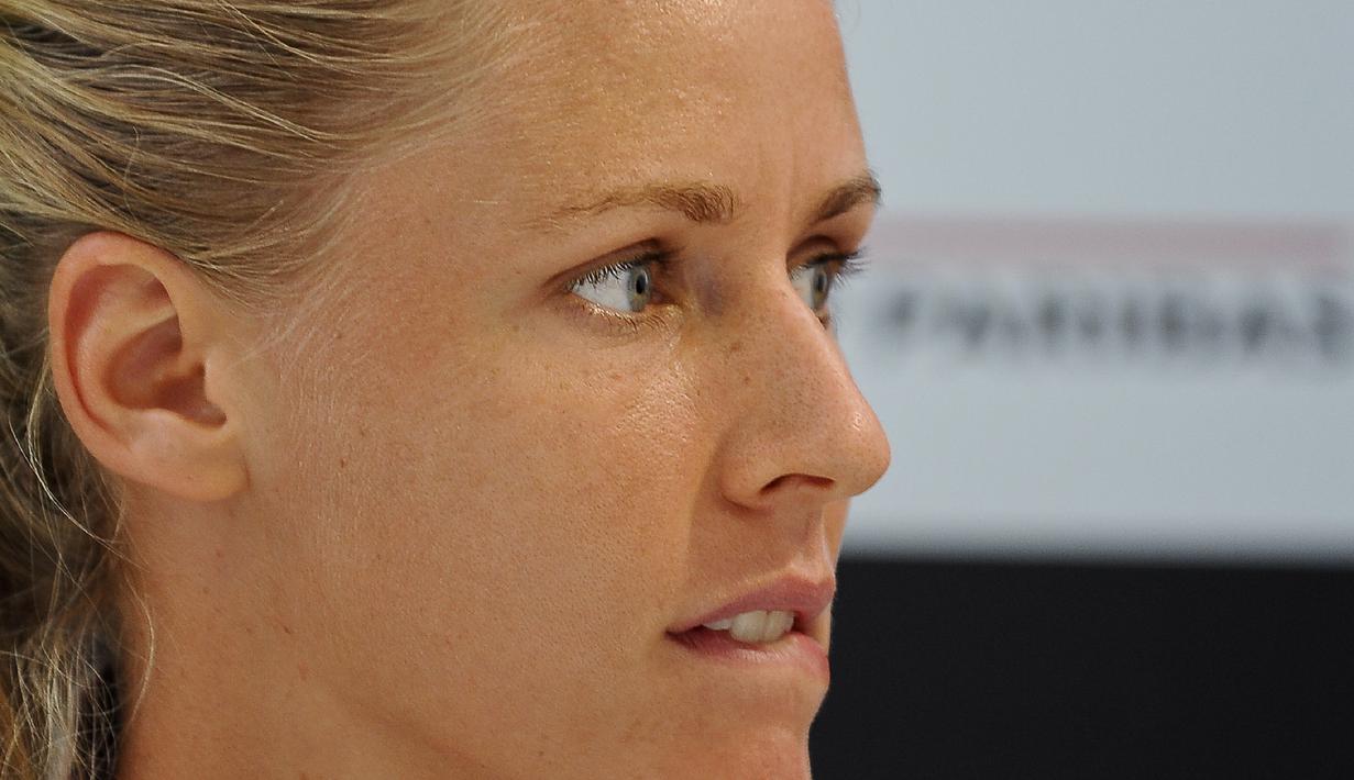 Memiliki paras cantik khas wanita-wanita Rusia membuat Elena Dementieva kerap menjadi pusat perhatian. (AFP/Andreas Solaro)