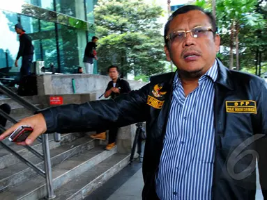 Tim kuasa hukum Komjen Budi Gunawan, Eggi Sudjana mendatangi Gedung KPK, Jakarta, Senin (2/2/2015). (Liputan6.com/Faisal R Syam)
