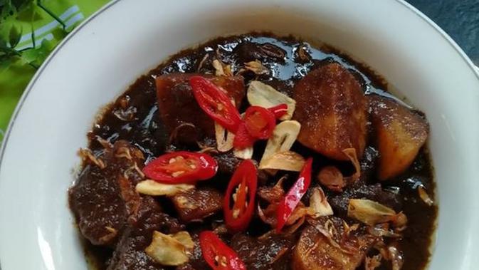 Lapis daging sapi. (dok. Cookpad Indonesia/Nindaummuzia)
