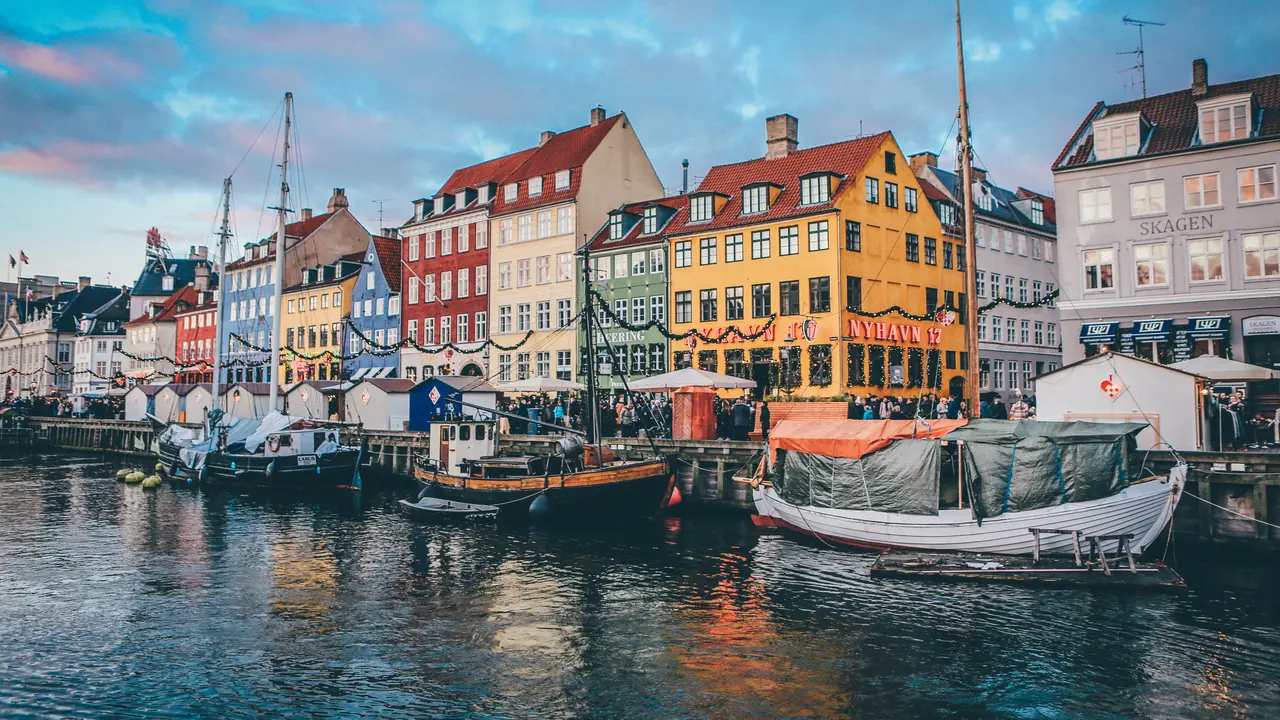 Ilustrasi tempat wisata Nyhavn River, Denmark