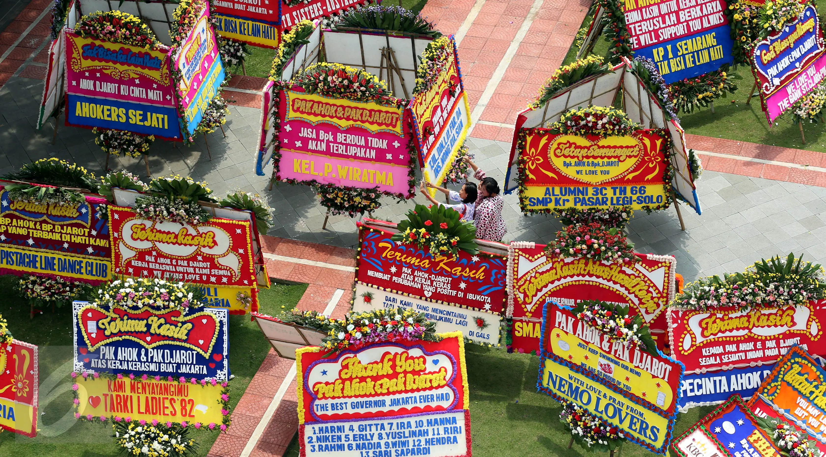 Karangan bunga untuk Ahok di Balai Kota.  (Liputan6/Johan Tallo)