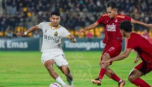 Dendy Sulistyawan dalam laga antara Persijap Jepara Vs Bhayangkara FC di babak delapan besar Pegadaian Liga 2 2024/2025 yang berlangsung di Stadion Gelora Bumi Kartini, Jepara, Rabu (12/2/2025). (Dok. Bhayangkara FC)