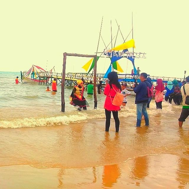 Pagi Yang Teduh Di Pantai Lombang Sumenep Regional Liputan6 Com