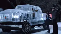 Mobil Transparan nan Futuristik, Terbuat dari Es