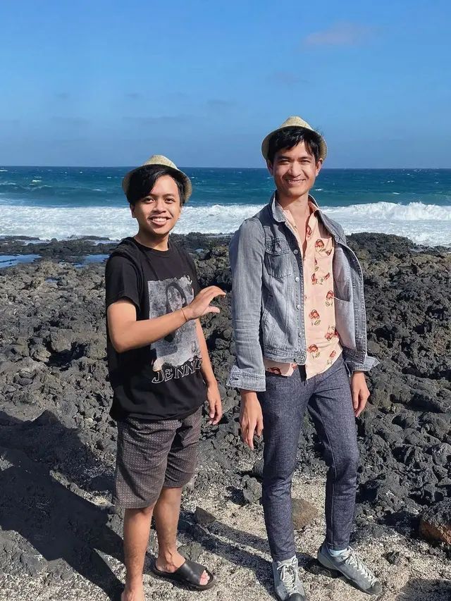 6 Editan Foto Pria Bareng TikTokers Hits Tanah Air Ini Kocak Banget