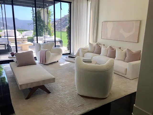 Rumah Khloe Kardashian di Calabasas, California, Amerika Serikat. (dok. Society Group)