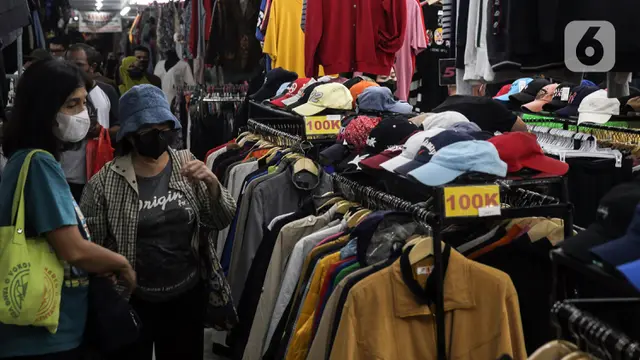 Bisnis Pakaian Bekas Masih Digandrungi Meski Dilarang Pemerintah