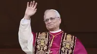 Paus Leo XIV yang terlahir dengan nama&nbsp;Robert Francis Prevost terpilih sebagai pengganti Paus Fransiskus pada Kamis, (8/5/2025). (Dok. AP/Alessandra Tarantino)
