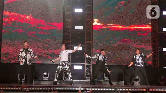 Westlife Bakar Semangat Fans dalam Konser The Wild Dreams Tour 2023