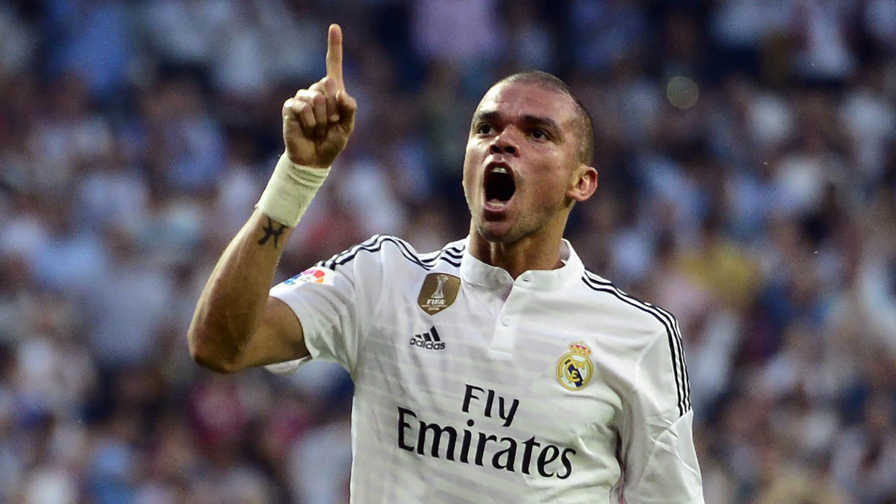 Pepe saat membela Real Madrid. Pepe kini membela Besiktas di Liga Turki (AFP/Gerard Julien) 