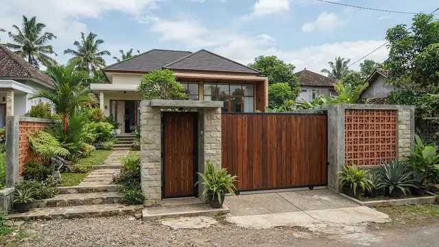 Model Gerbang Rumah Desa Modern yang Dipadukan Dengan Pagar Roste