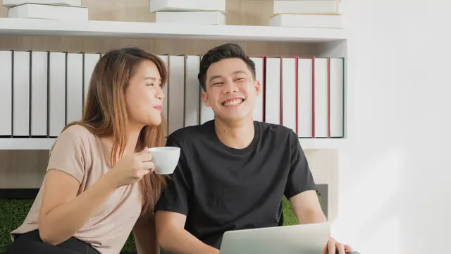 perempuan dan pasangan 10 juli kopi