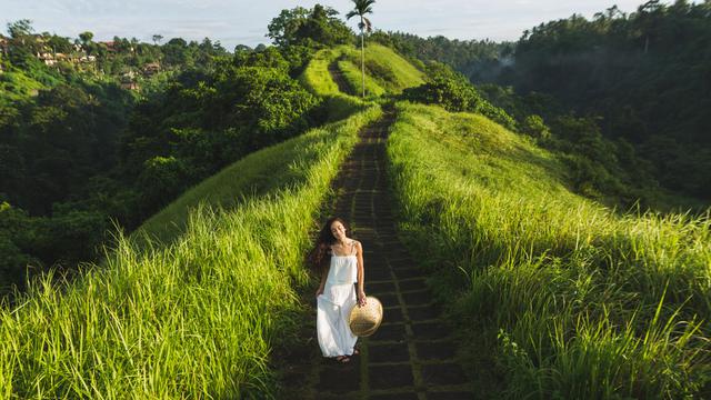 Wanita Sedang Liburan.