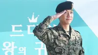 Rampungkan Wajib Militer, Lee Seung Gi Disambut Ratusan Penggemar