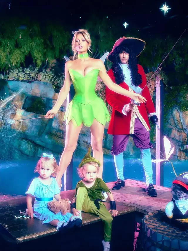 Jadi Tinkerbell, Paris Hilton Pakai Hair Piece Rancangan Rinaldy A. Yunardi