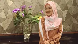 Saat ini Cut Syifa pun juga berperan dalam sinetron berjudul Samudera Cinta yang dibintangi oleh Rangga Azof dan Haico Van Der Veken di SCTV. Dalam sinetron tersebut, Cut Syifa pun berperan sebagai Intan. (Liputan6.com/IG/@cutsyifaa)