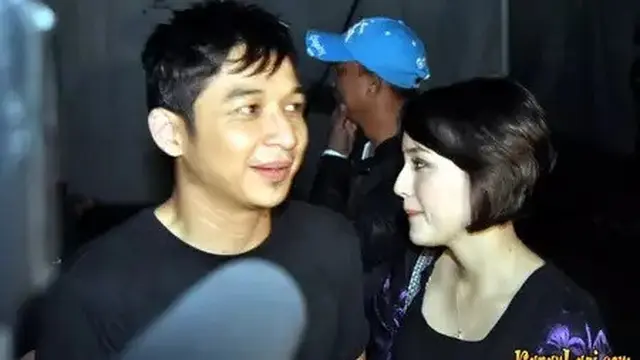 6 Foto Lawas Masa Pacaran Vokalis Band Tanah Air, Rayakan Valentine Penuh Kasmaran